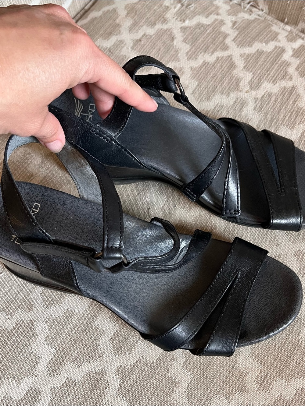 Dansko Addyson strappy black wedge sandal 38 US 7.5/8